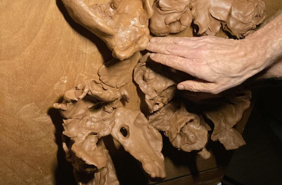 hand sculpting clay